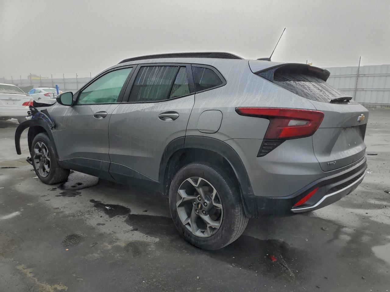 2025 CHEVROLET TRAX 1LT photo 2