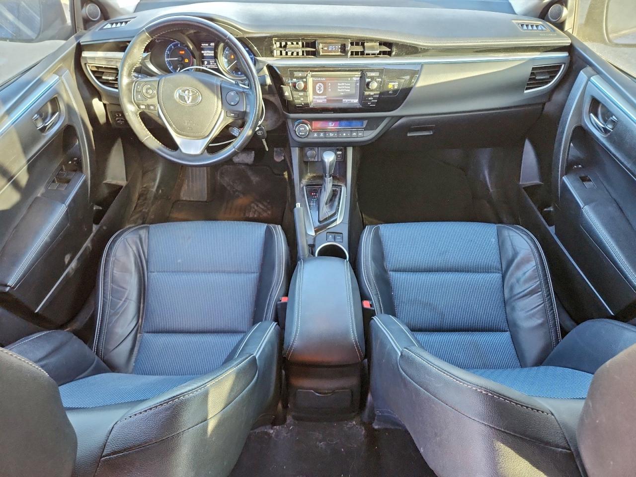 2016 TOYOTA COROLLA L photo 8