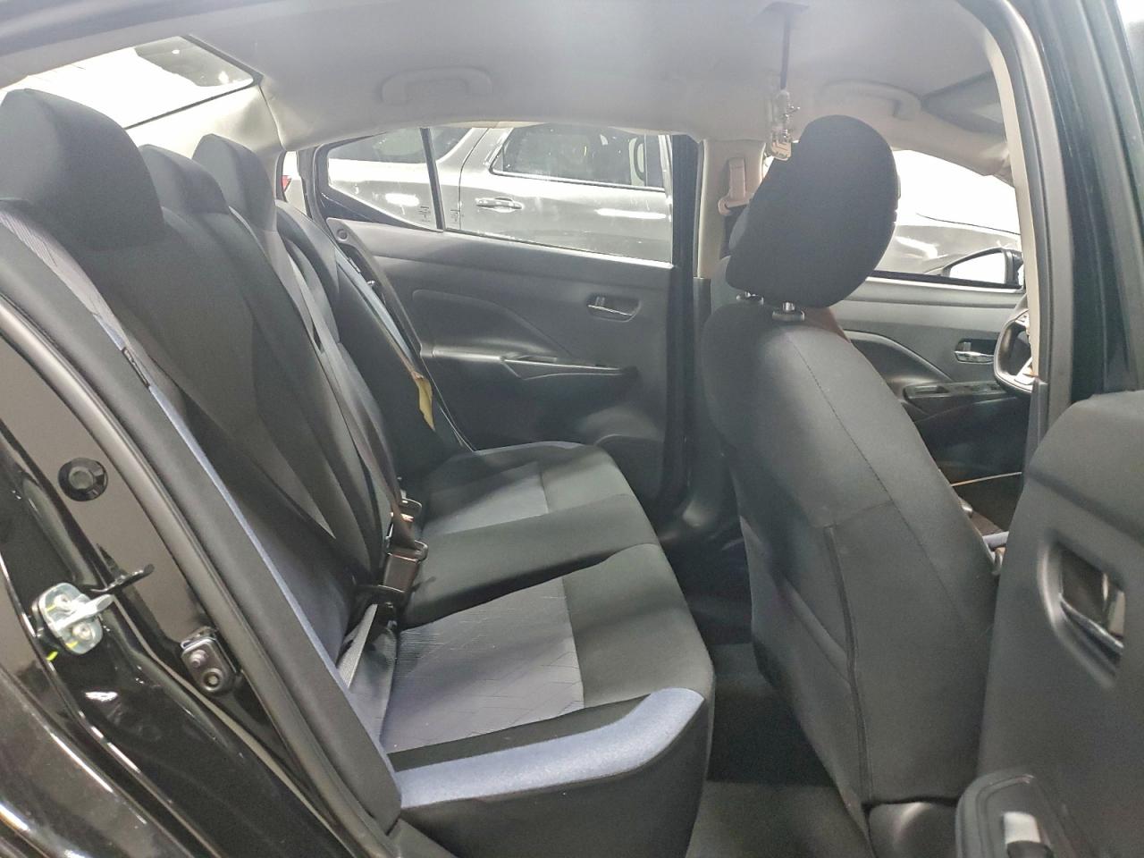 2025 NISSAN VERSA SV photo 10