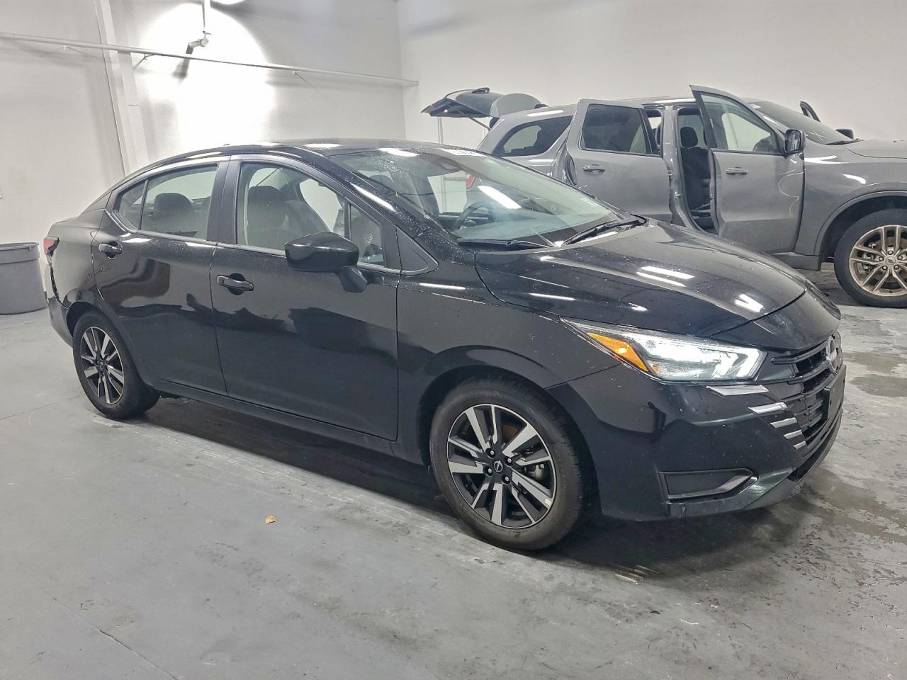 2025 NISSAN VERSA SV photo 4