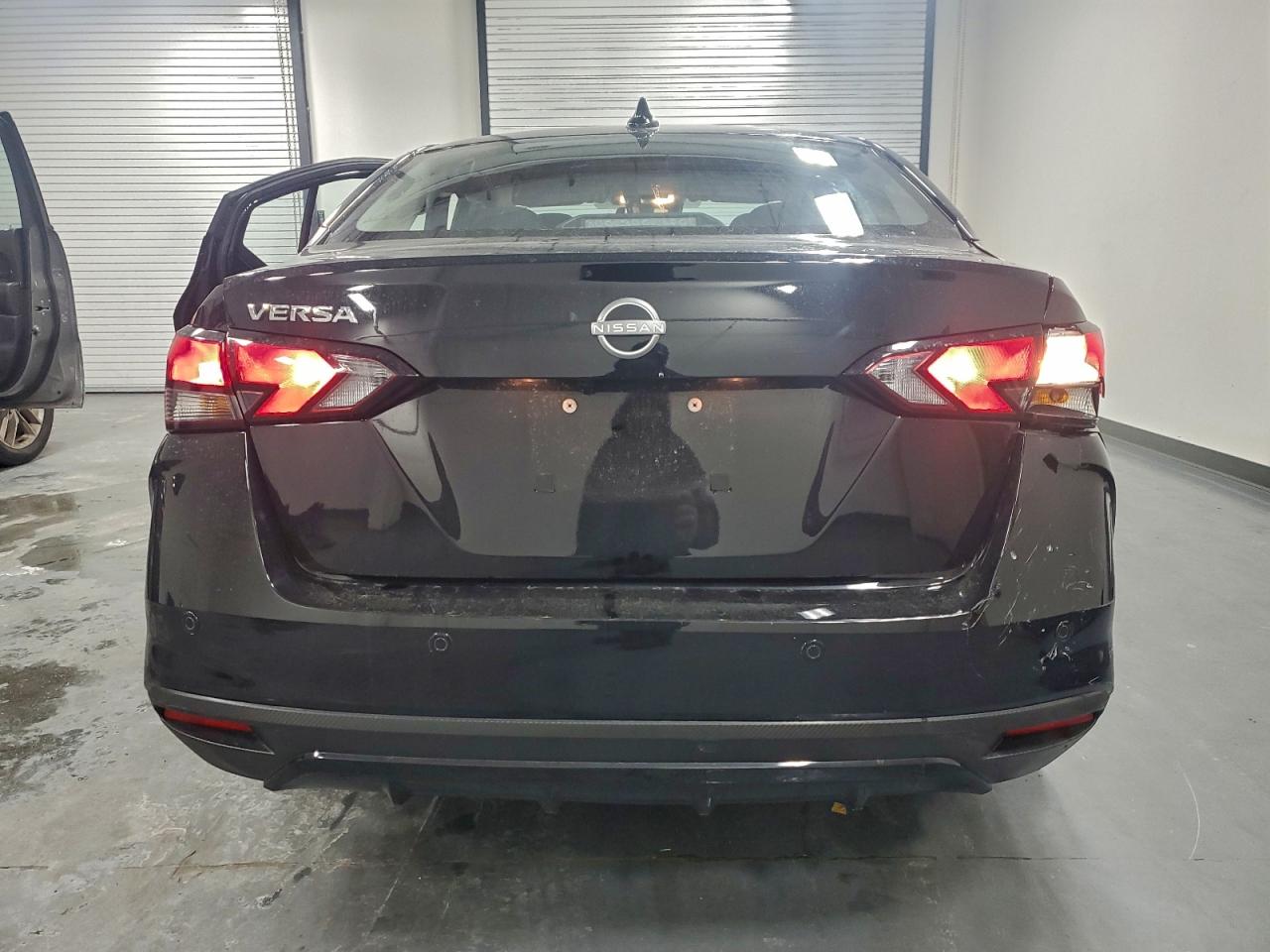 2025 NISSAN VERSA SV photo 6