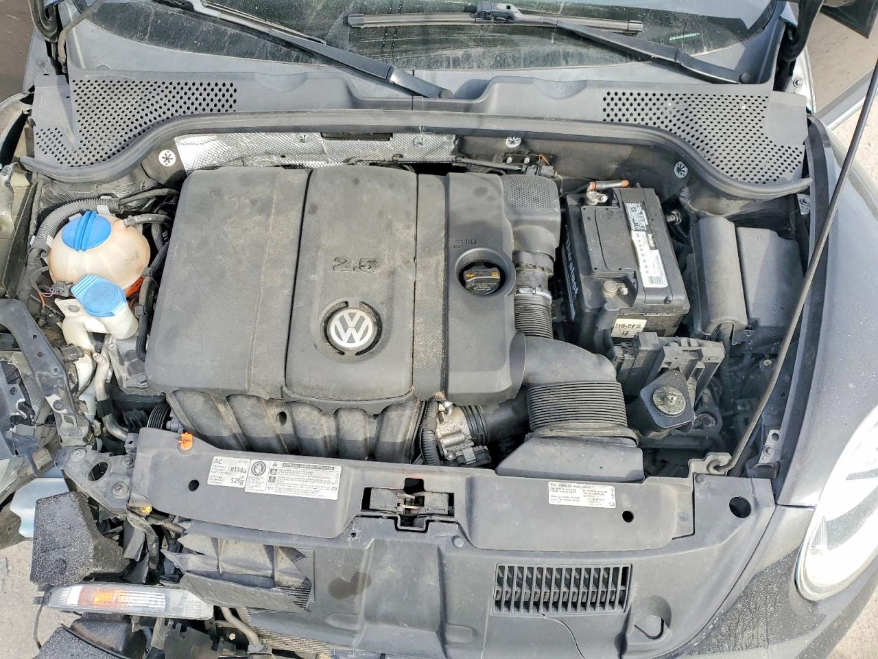 2013 VOLKSWAGEN BEETLE photo 31