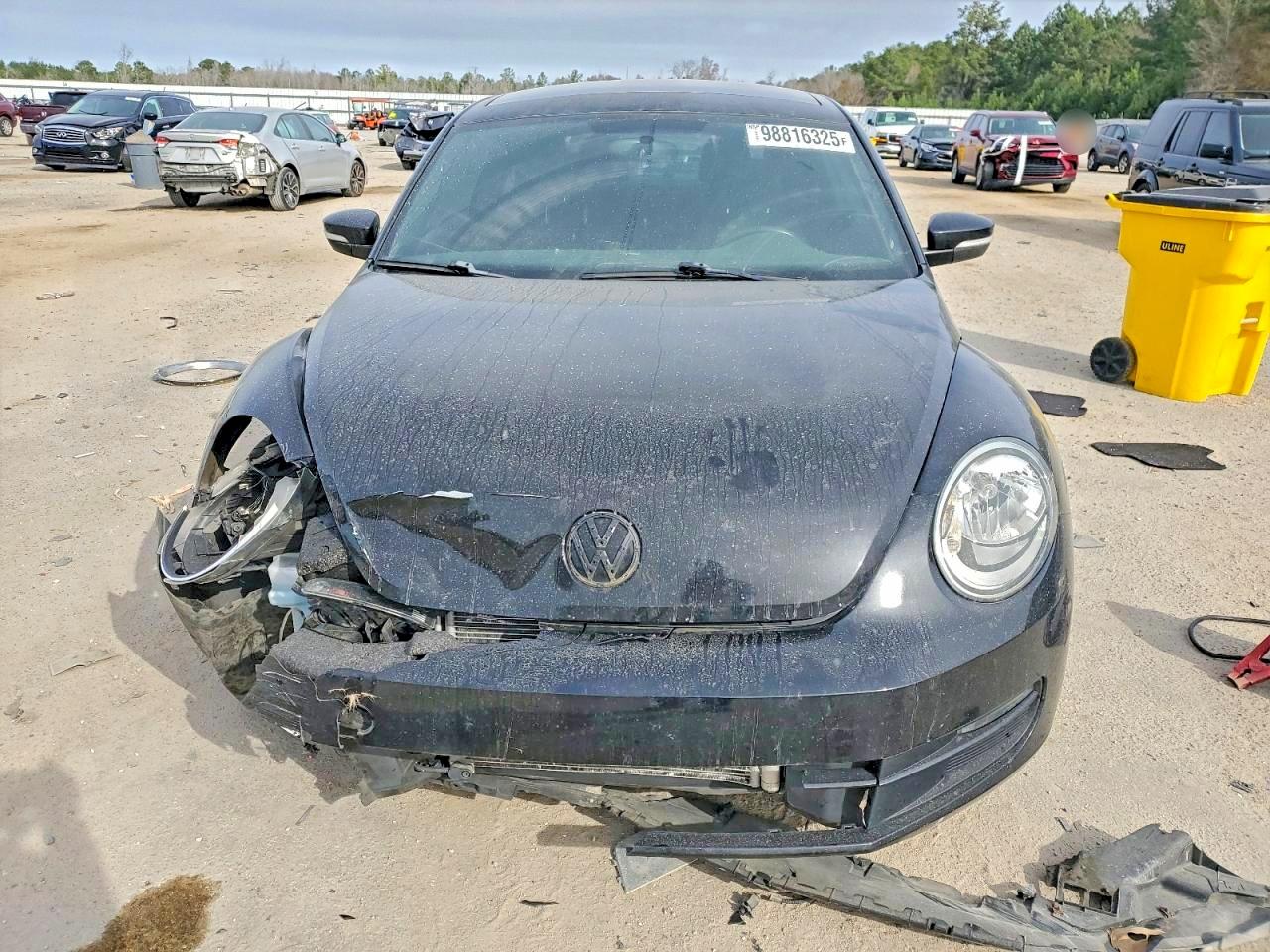 2013 VOLKSWAGEN BEETLE photo 13