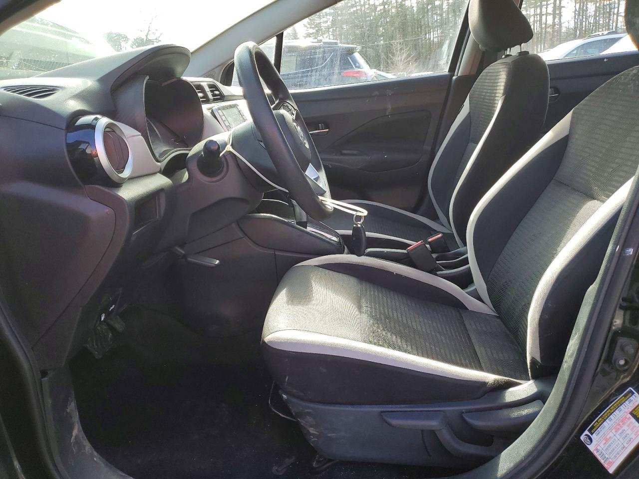 2021 NISSAN VERSA SV photo 19