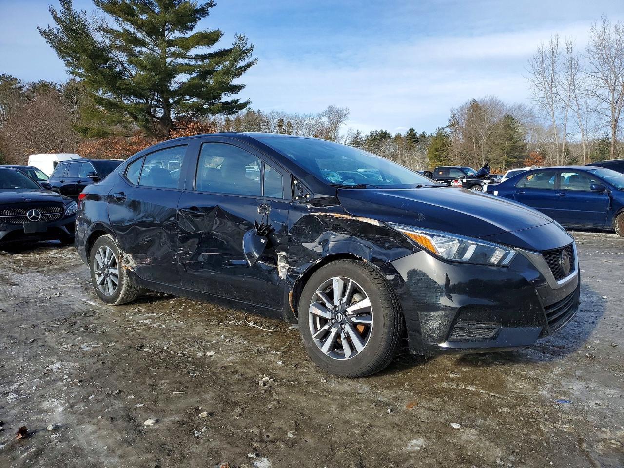 2021 NISSAN VERSA SV photo 10