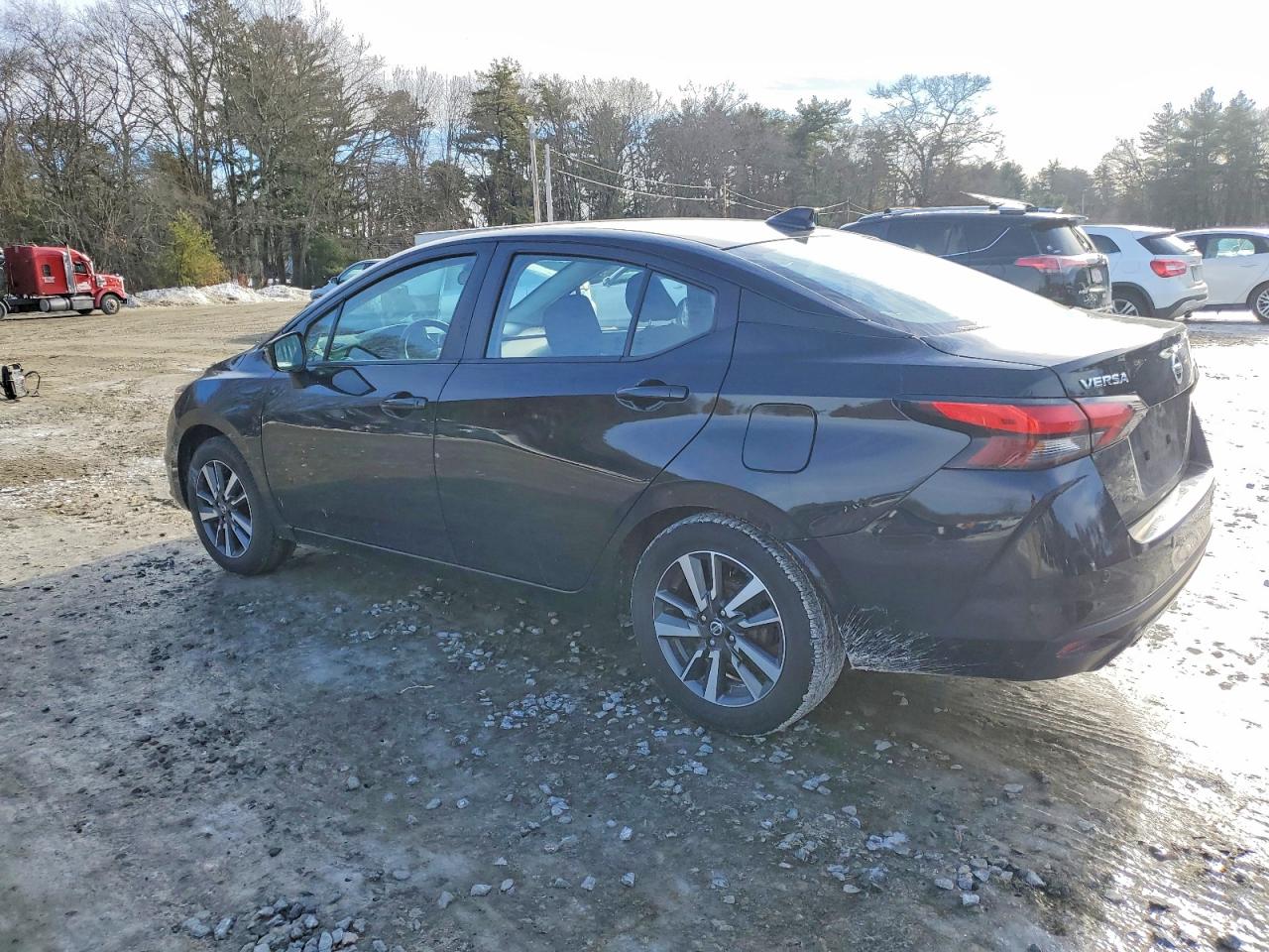 2021 NISSAN VERSA SV photo 4