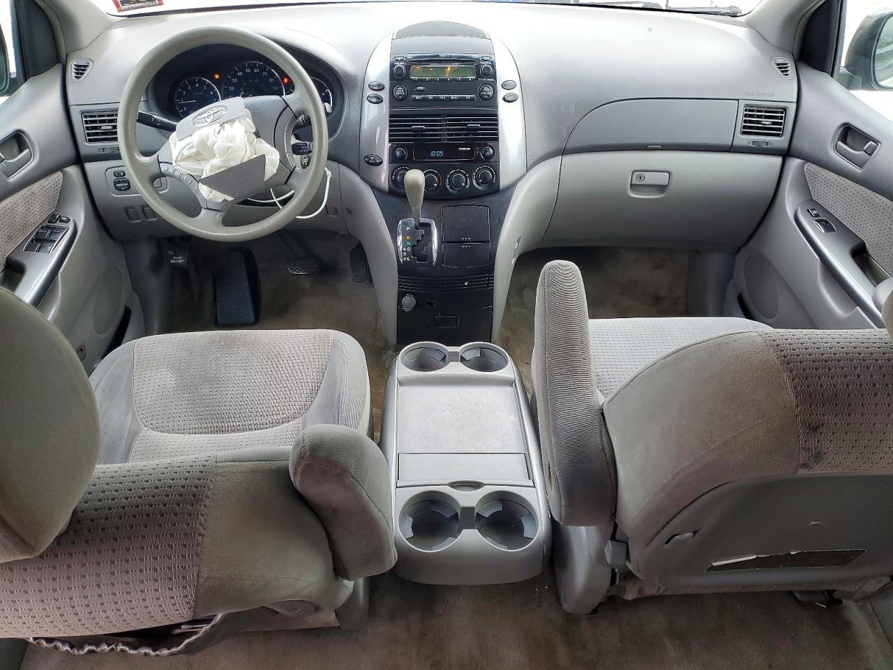 2006 TOYOTA SIENNA CE photo 8