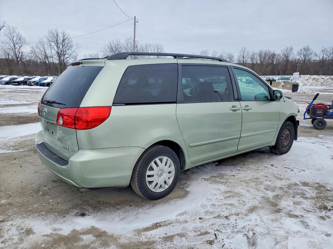 2006 TOYOTA SIENNA CE photo 3