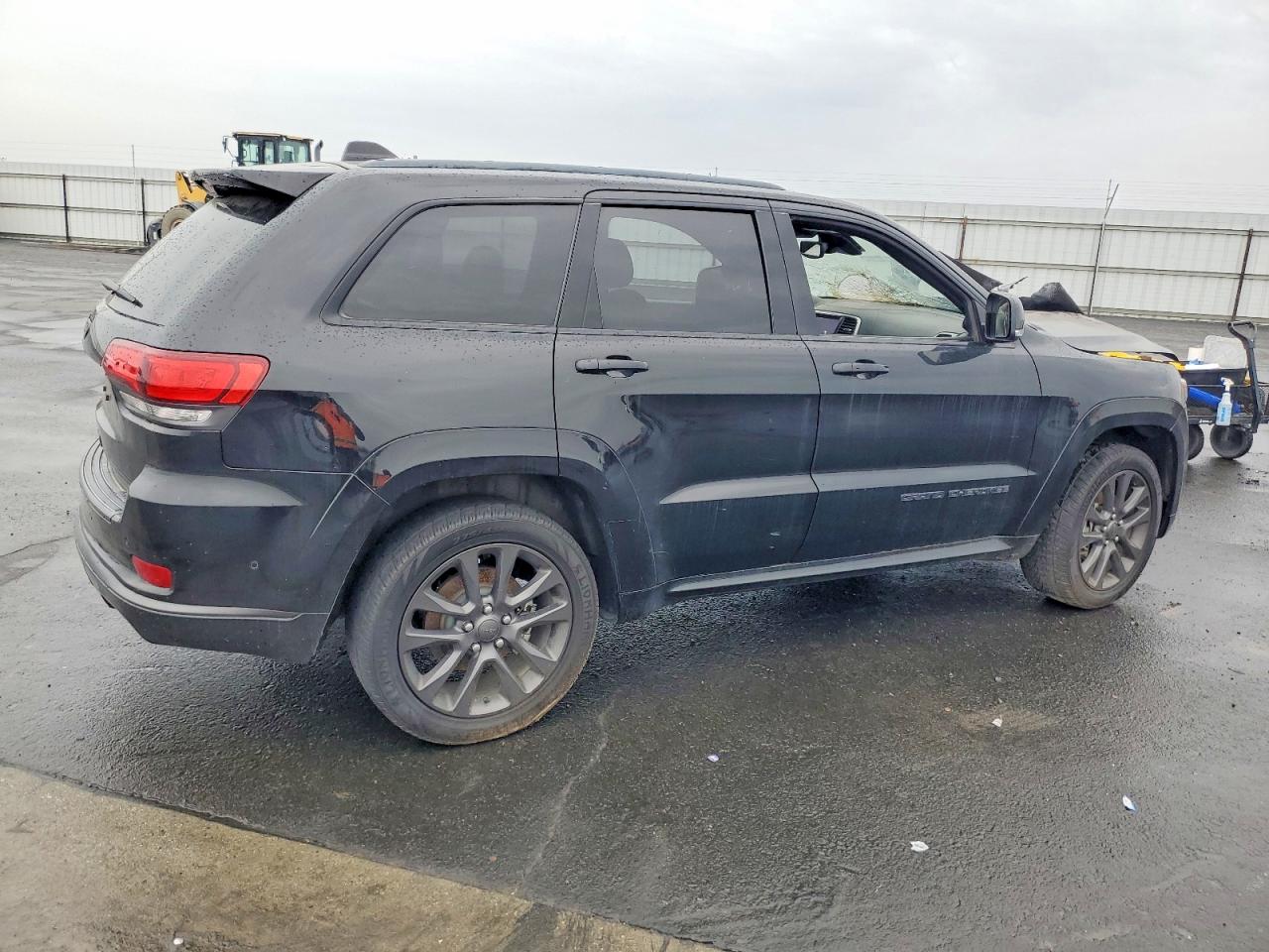 2018 JEEP GRAND CHEROKEE OVERLAND photo 3