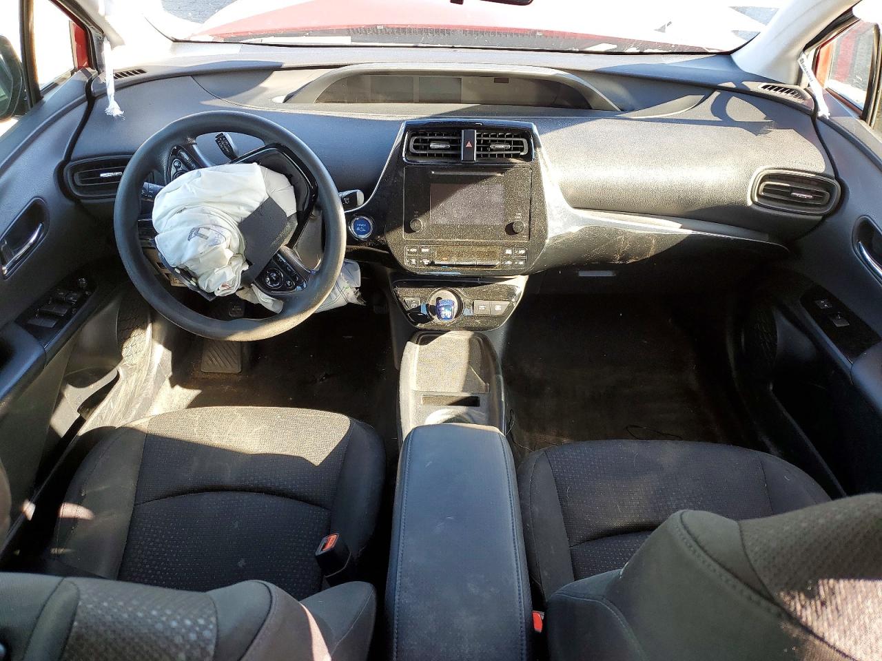 2019 TOYOTA PRIUS photo 8