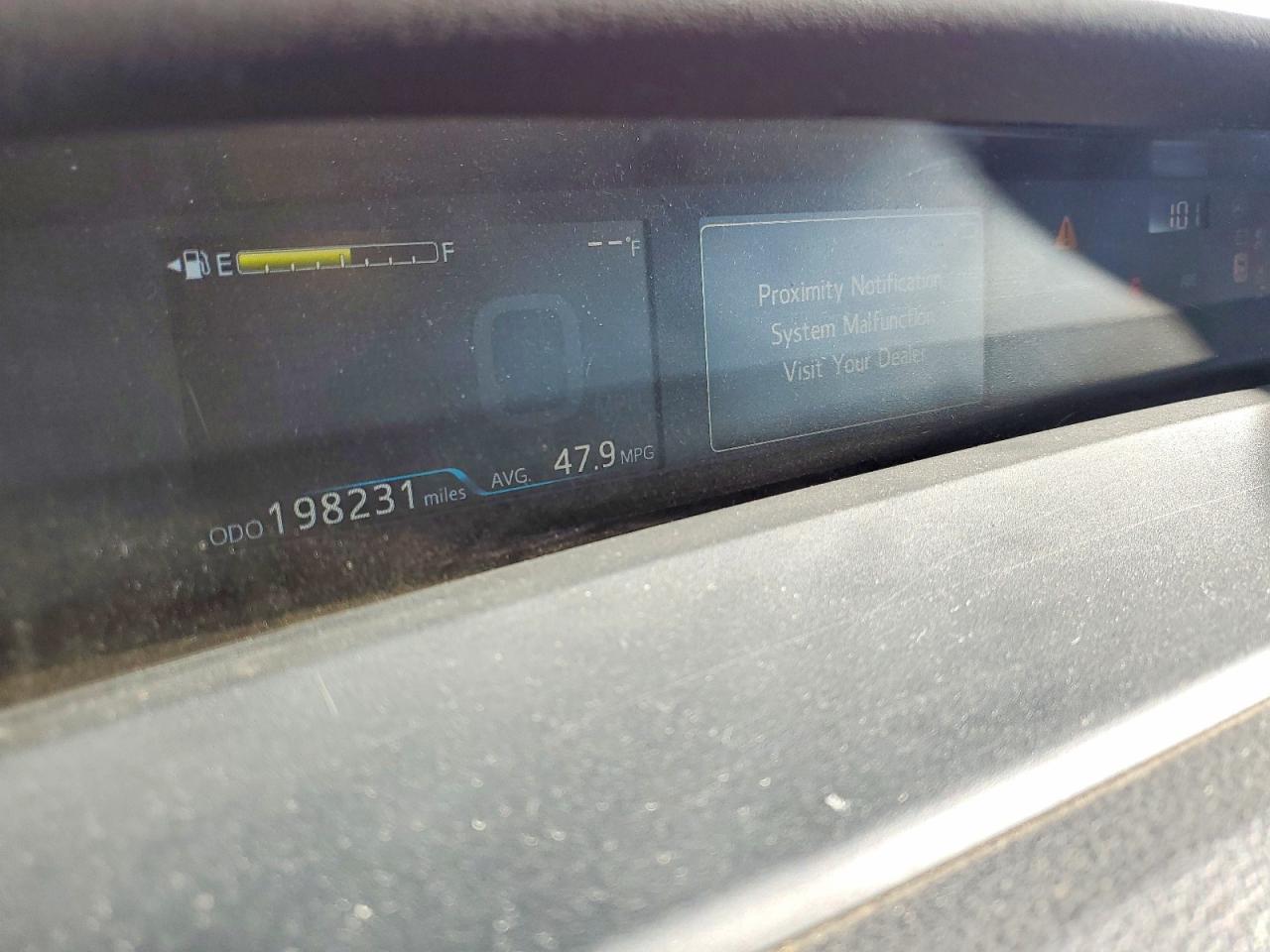2019 TOYOTA PRIUS photo 9