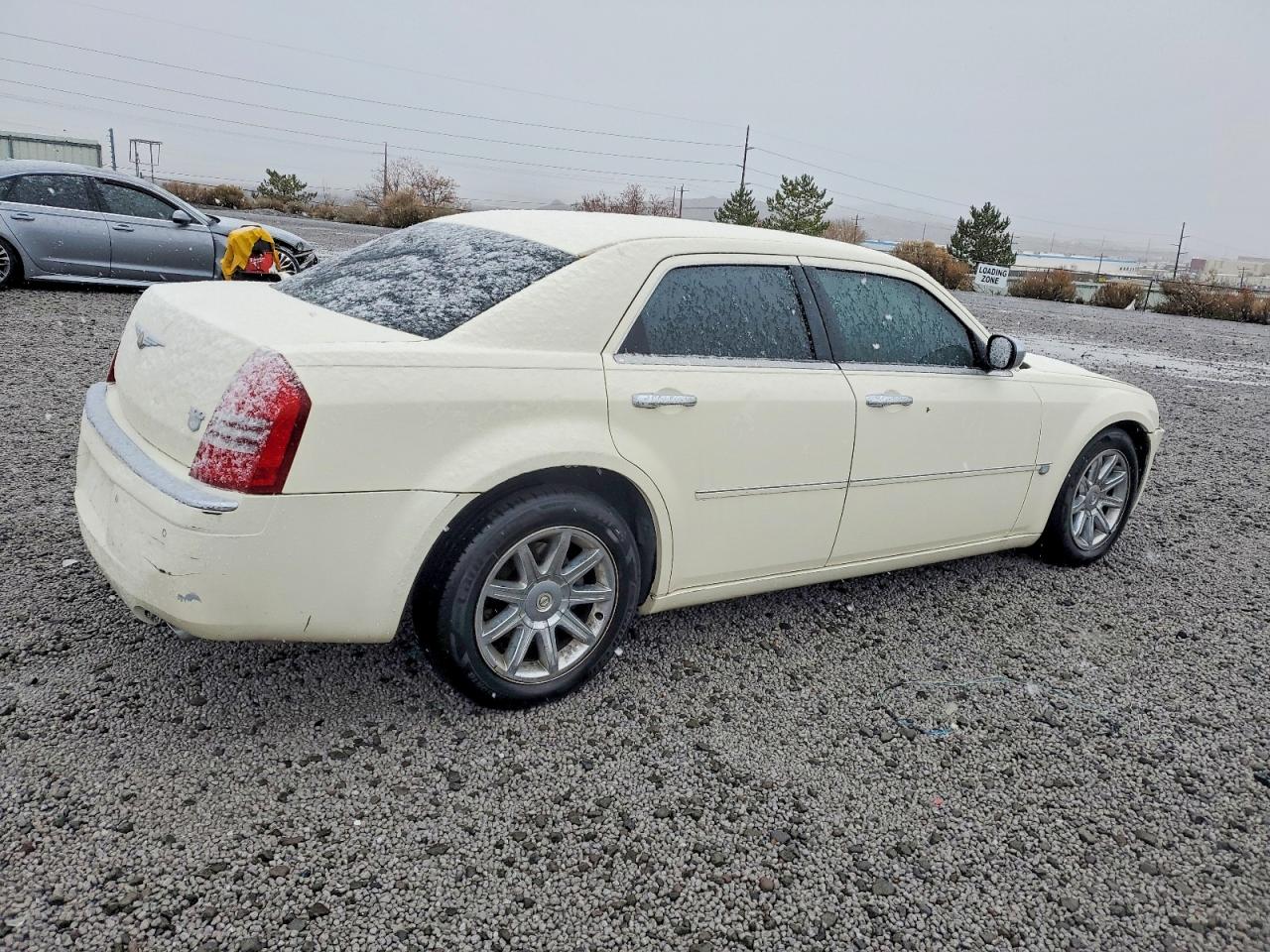 2005 CHRYSLER 300C photo 3