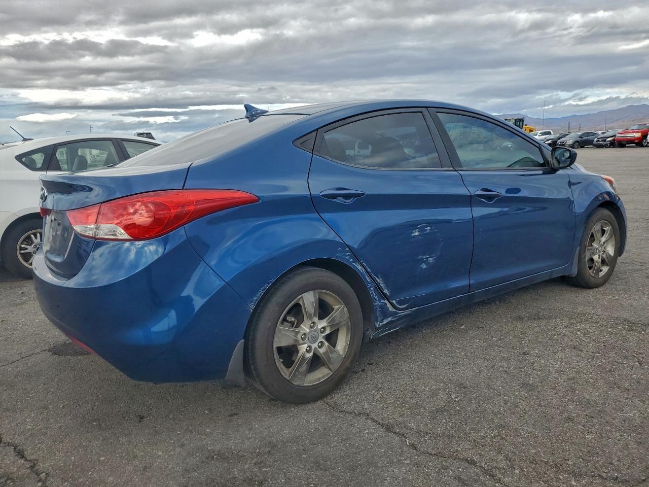 2013 HYUNDAI ELANTRA GLS photo 3