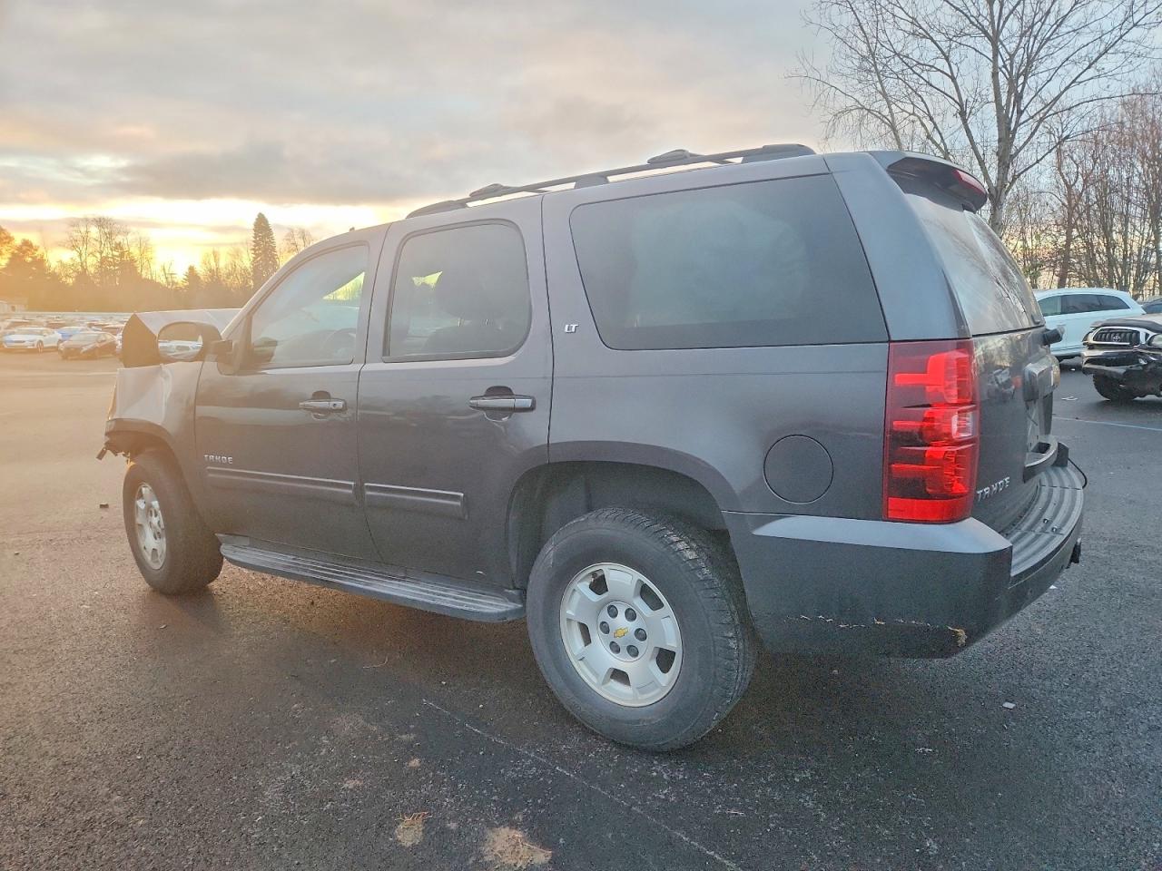 2011 CHEVROLET TAHOE C1500 LT photo 2