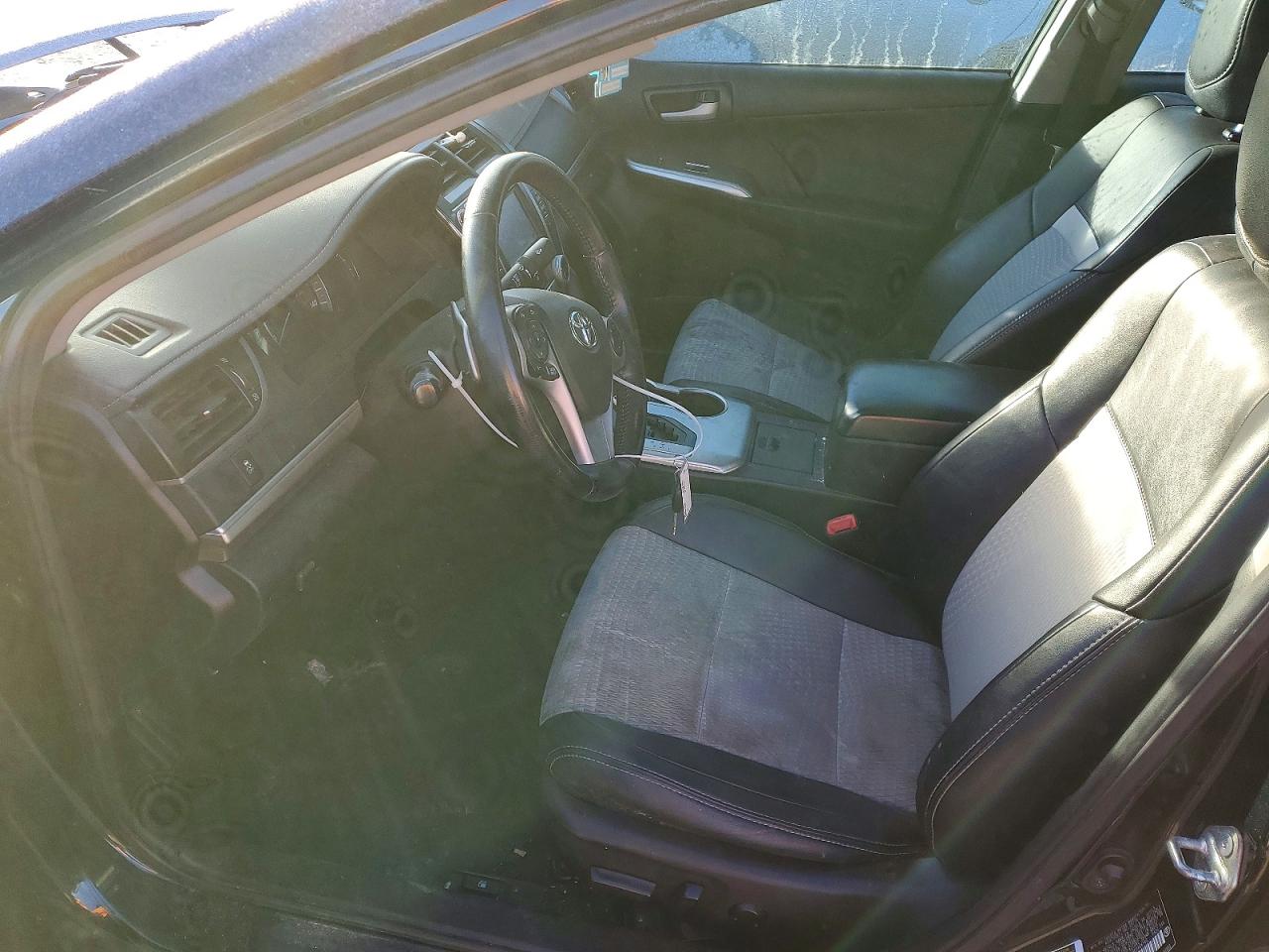 2014 TOYOTA CAMRY L photo 7