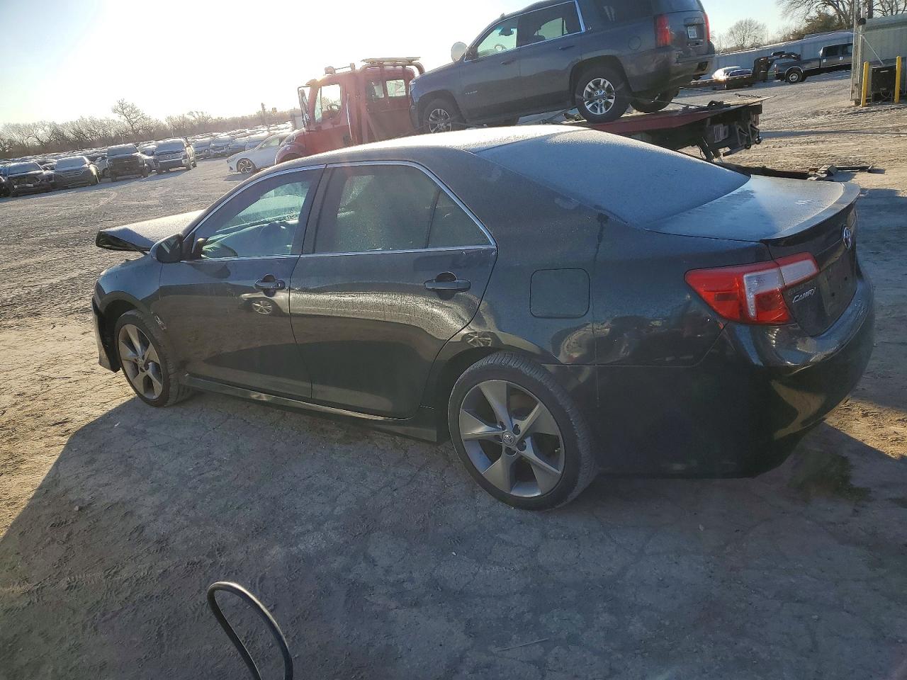 2014 TOYOTA CAMRY L photo 2