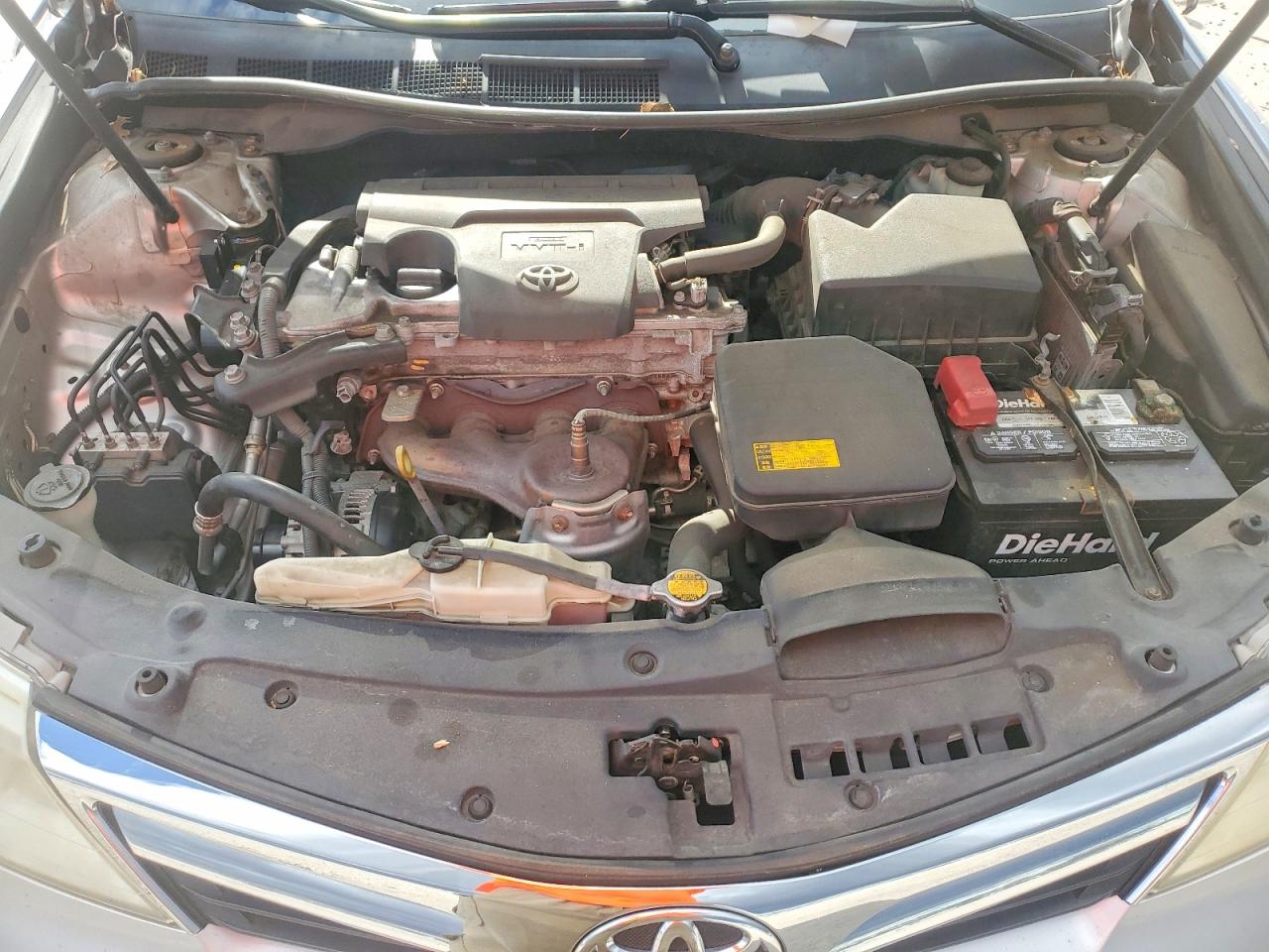 2014 TOYOTA CAMRY L photo 11