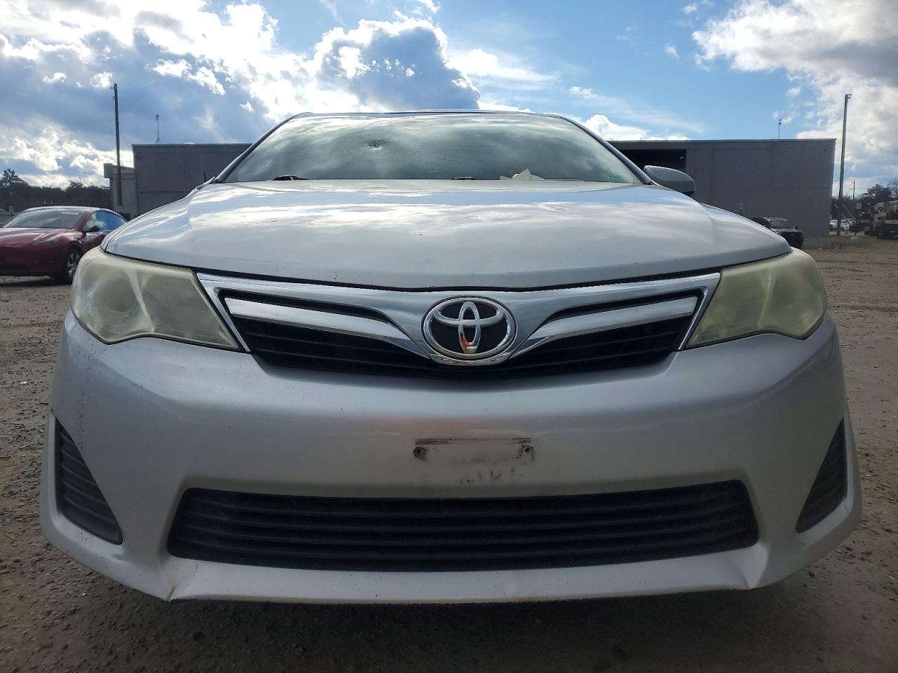 2014 TOYOTA CAMRY L photo 5