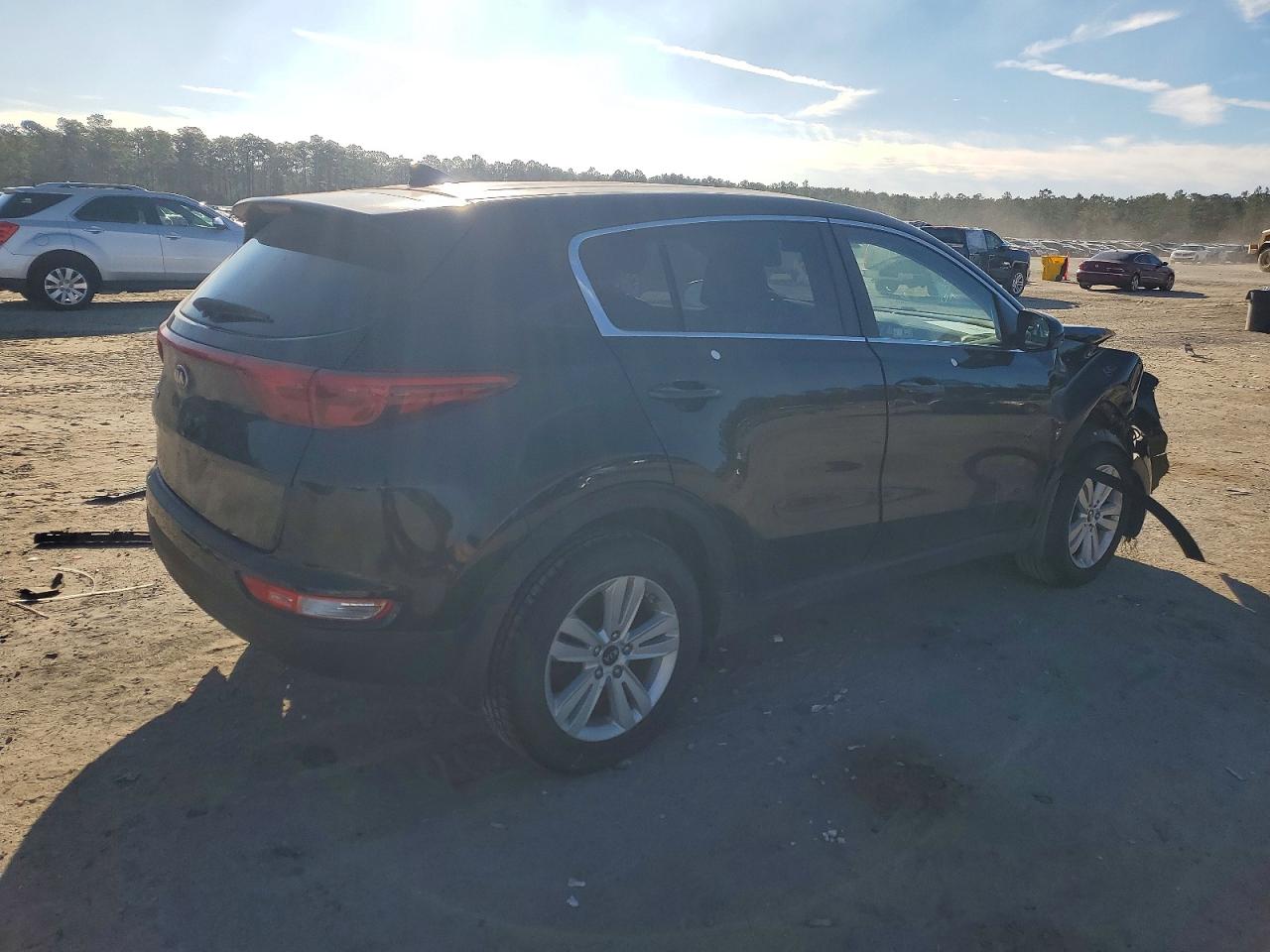 2017 KIA SPORTAGE LX photo 3