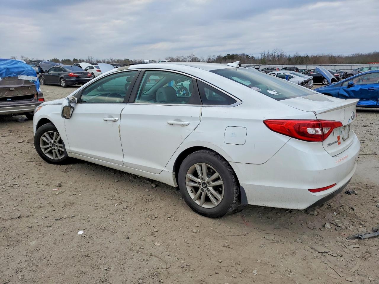 2016 HYUNDAI SONATA SE photo 2