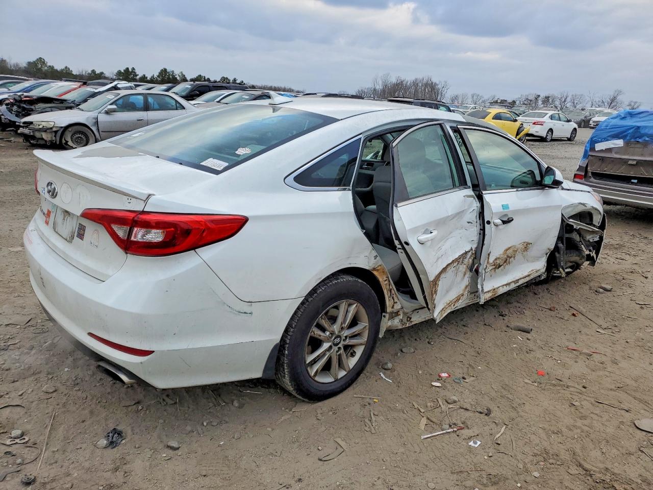 2016 HYUNDAI SONATA SE photo 3