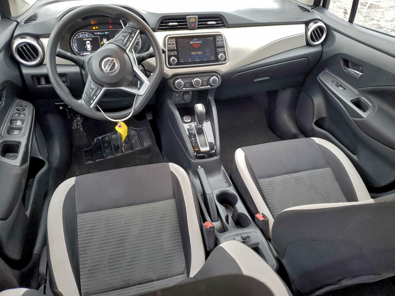 2021 NISSAN VERSA SV photo 8