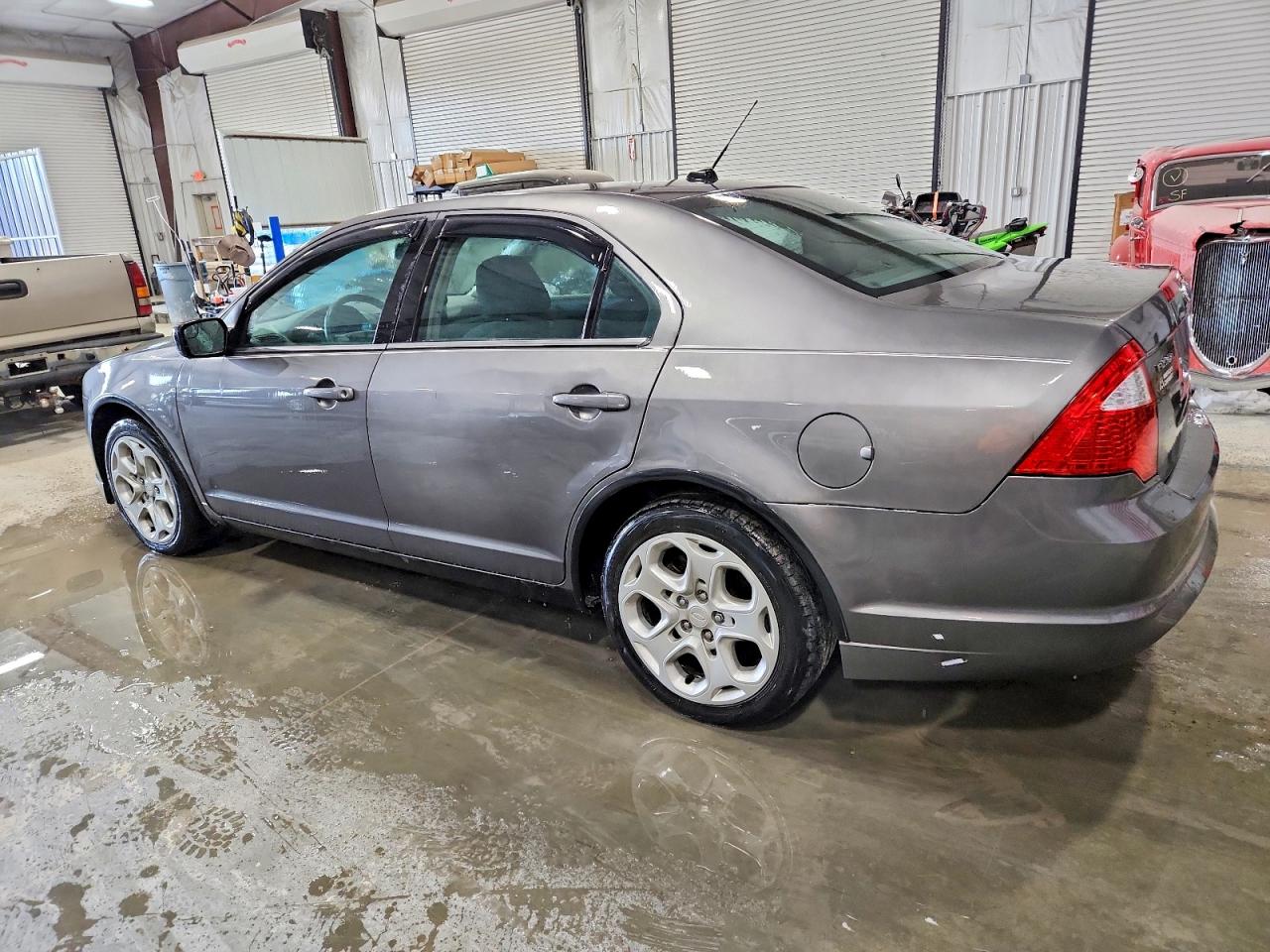 2011 FORD FUSION SE photo 2