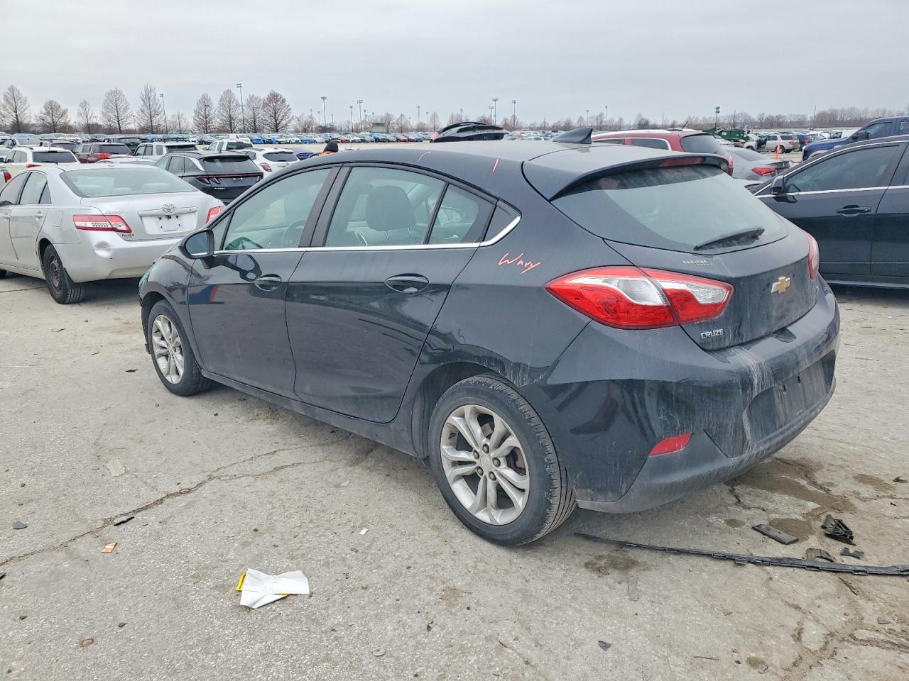 2019 CHEVROLET CRUZE LT photo 2