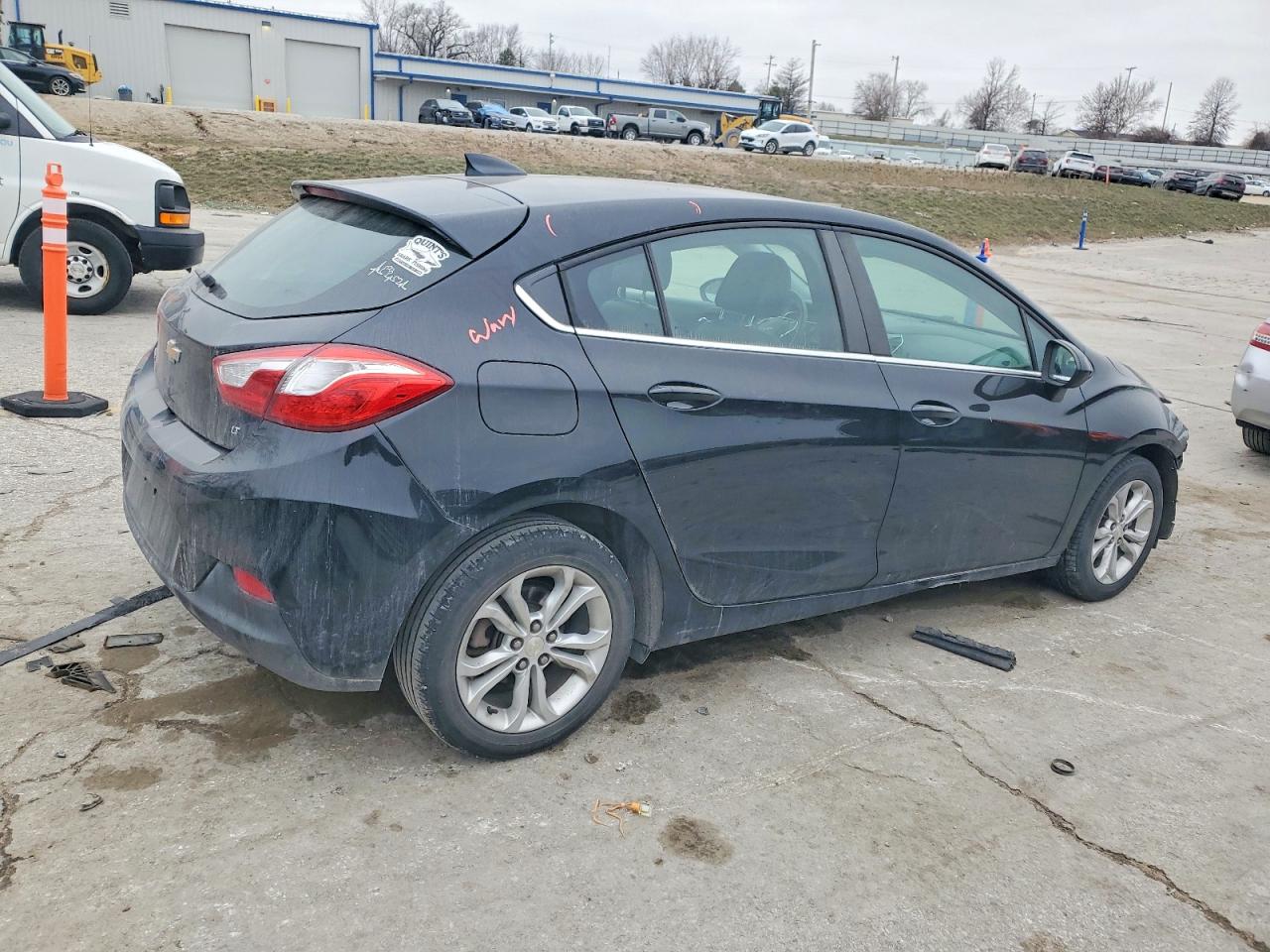 2019 CHEVROLET CRUZE LT photo 3