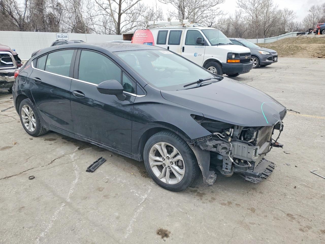 2019 CHEVROLET CRUZE LT photo 4