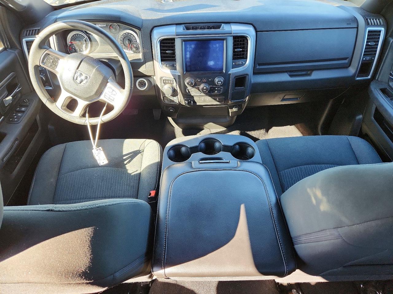 2021 RAM 1500 CLASSIC SLT photo 8