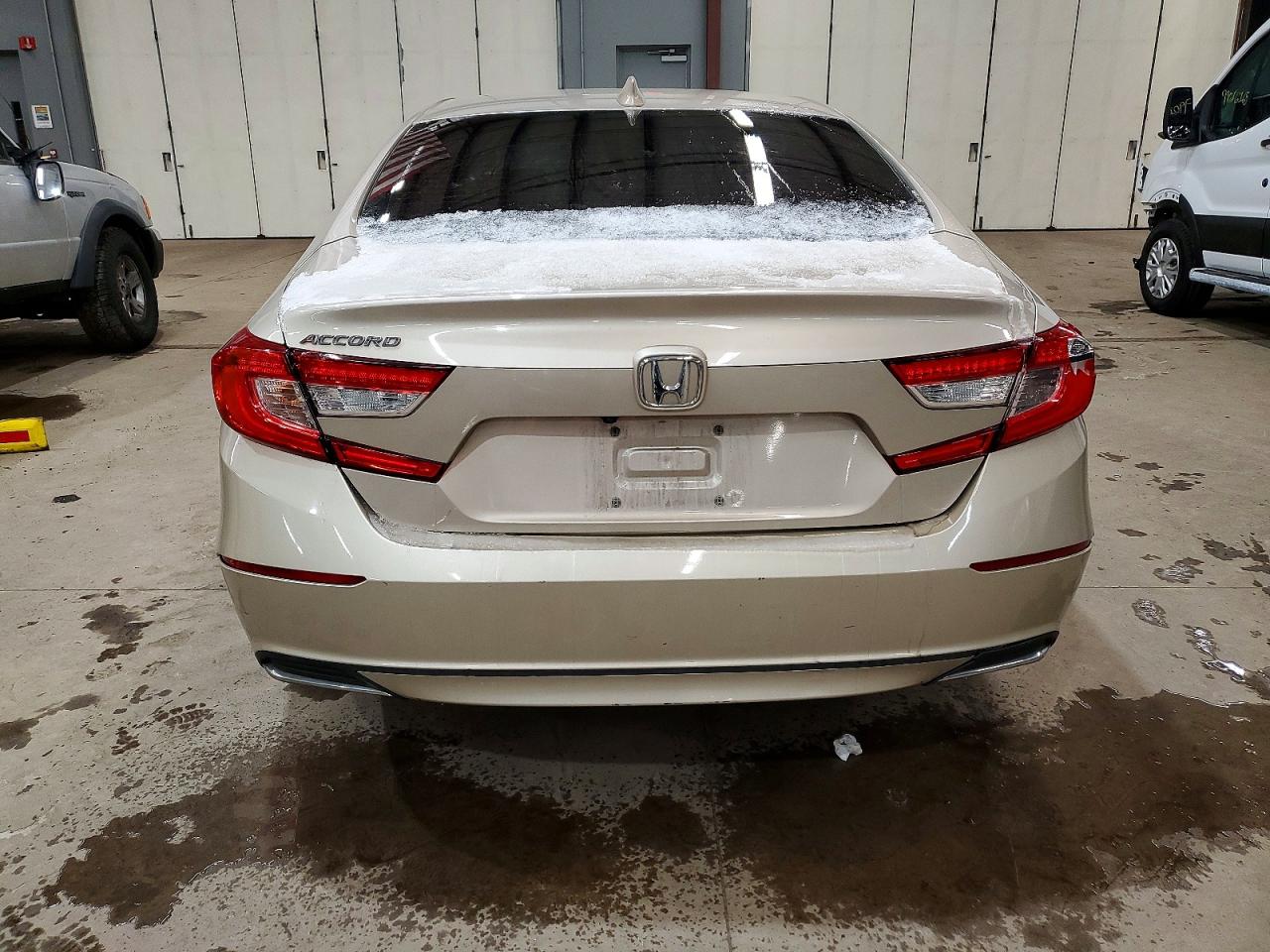 2018 HONDA ACCORD LX photo 11