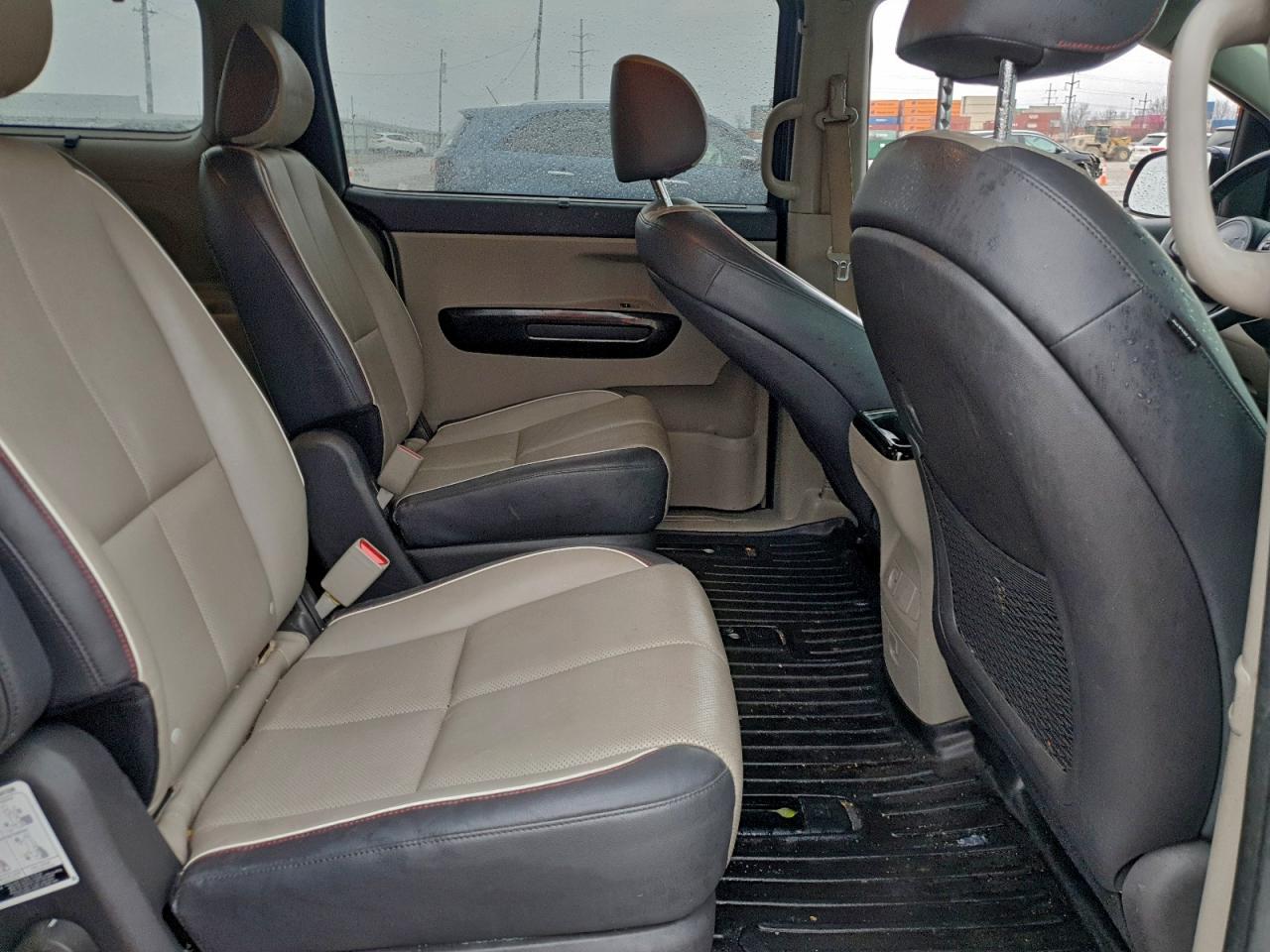 2016 KIA SEDONA EX photo 11