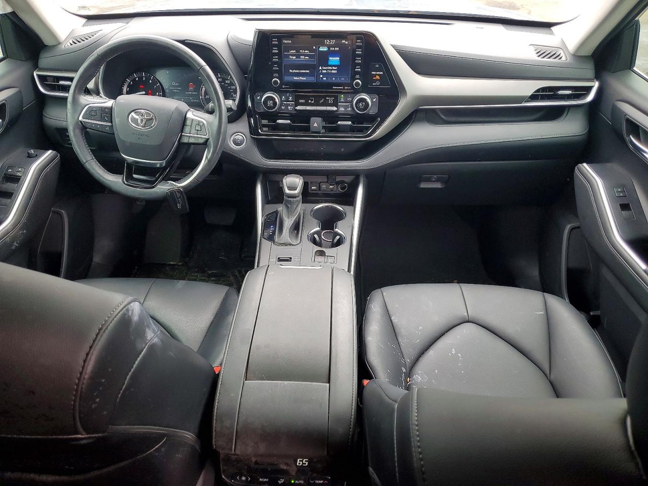 2021 TOYOTA HIGHLANDER XLE photo 8