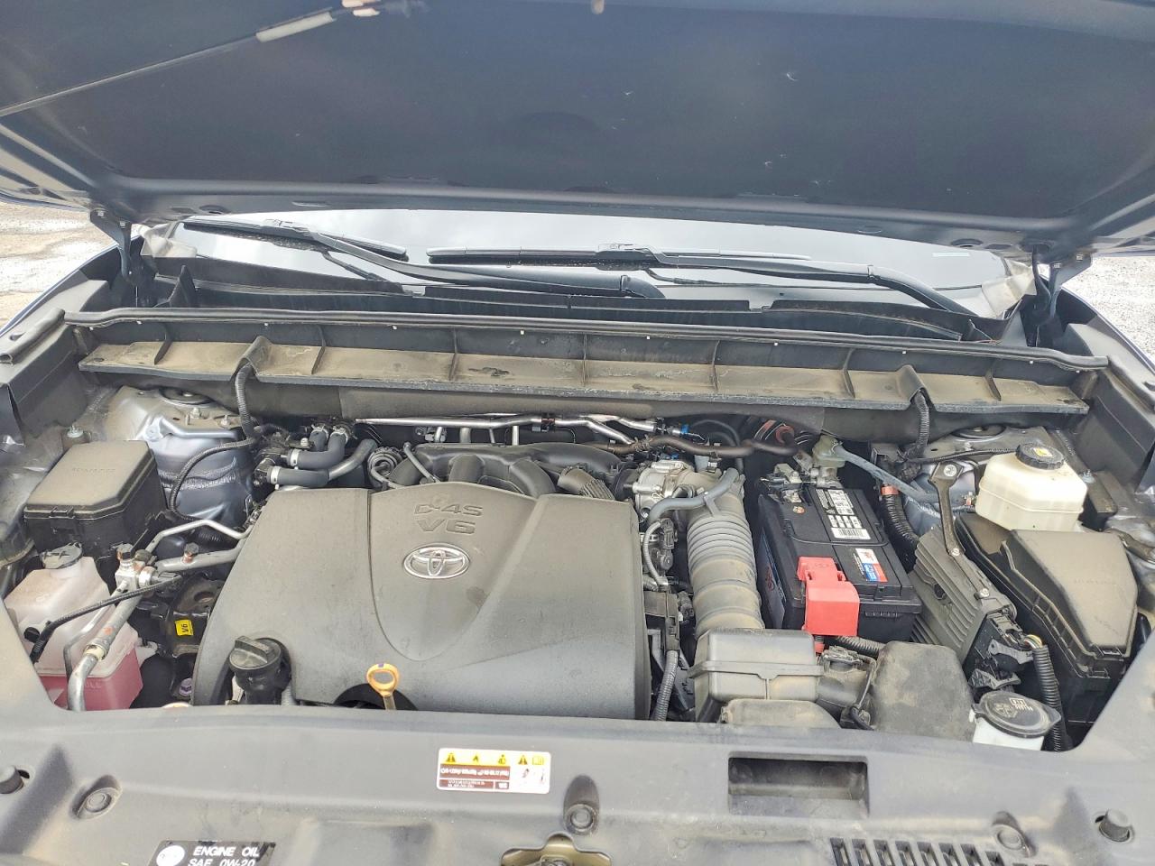 2021 TOYOTA HIGHLANDER XLE photo 11