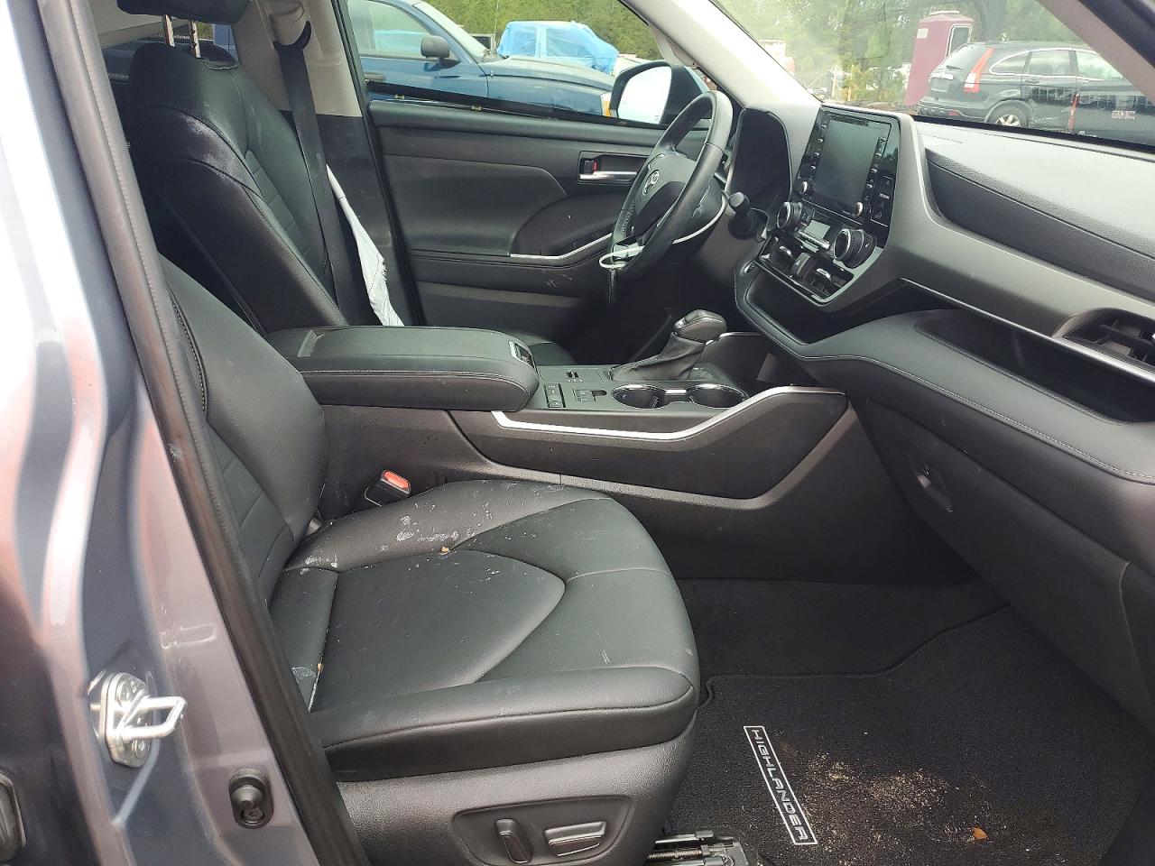 2021 TOYOTA HIGHLANDER XLE photo 7