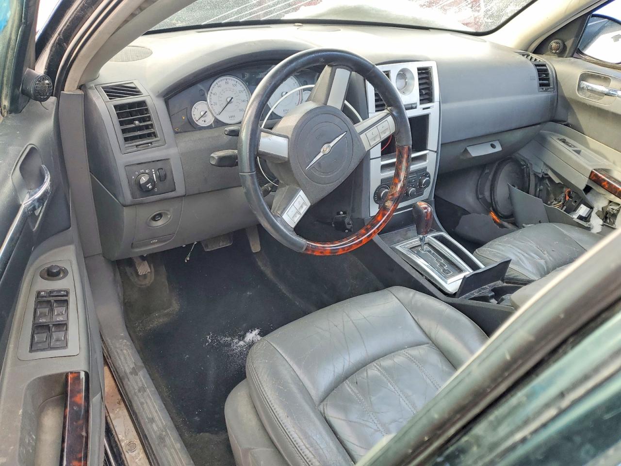 2005 CHRYSLER 300C photo 8