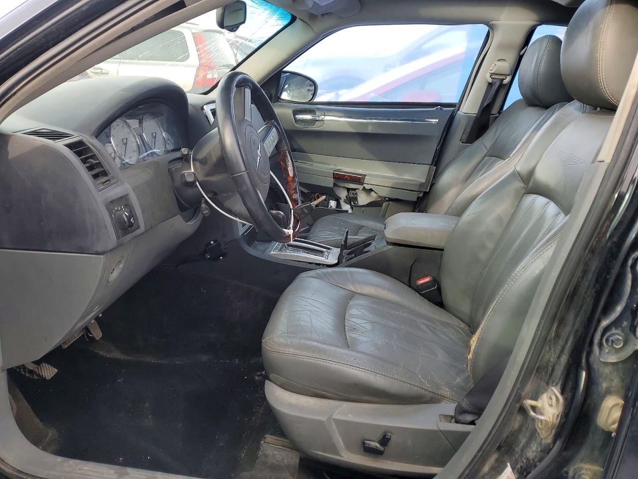 2005 CHRYSLER 300C photo 7