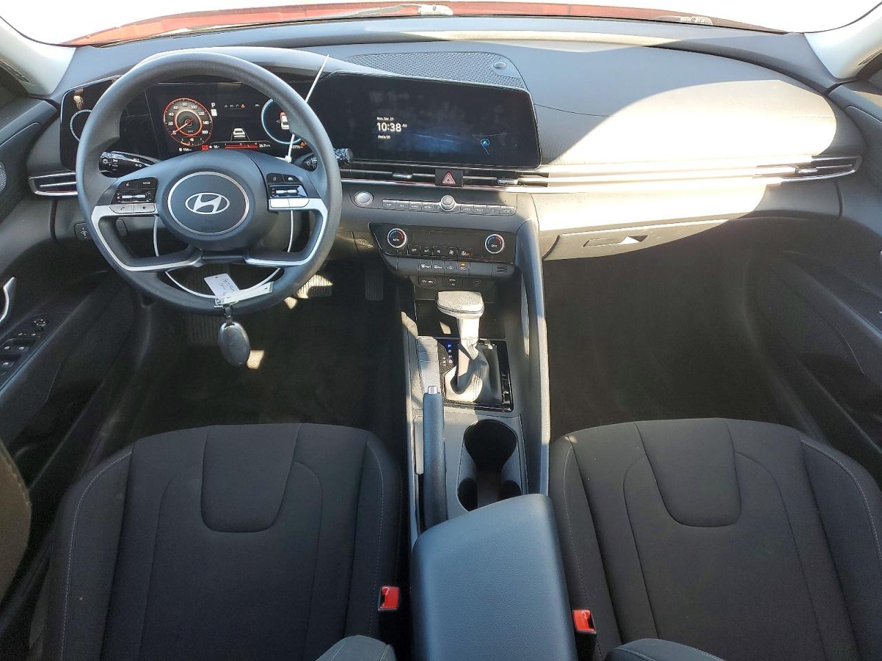 2024 HYUNDAI ELANTRA SEL photo 15