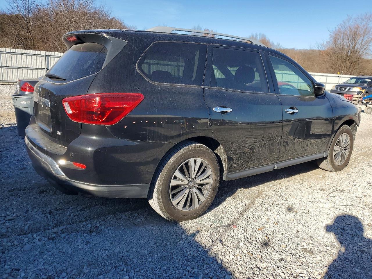 2017 NISSAN PATHFINDER S photo 3
