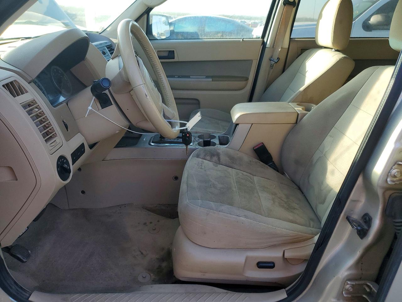 2011 FORD ESCAPE XLT photo 7