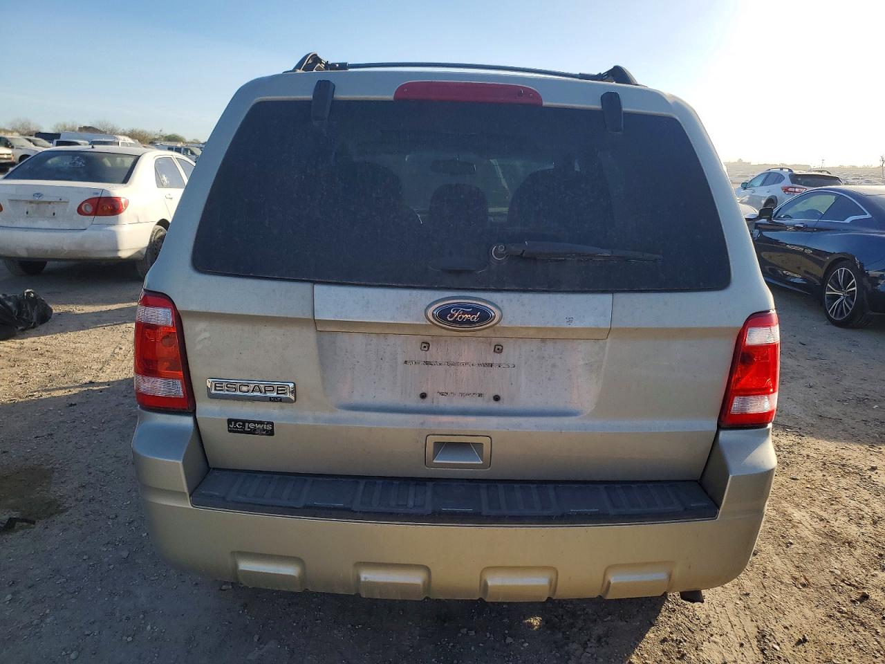 2011 FORD ESCAPE XLT photo 6