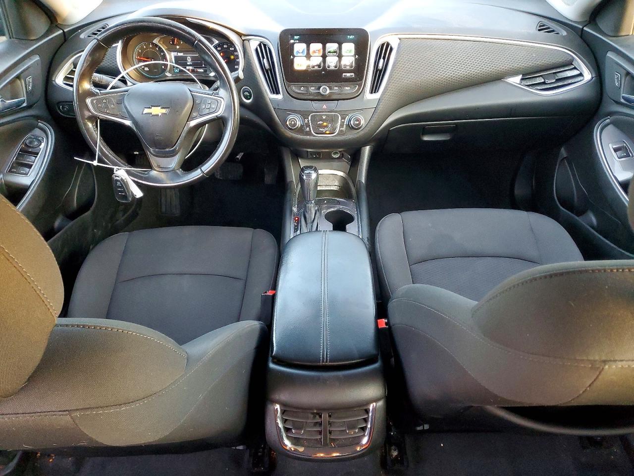2018 CHEVROLET MALIBU LT photo 8