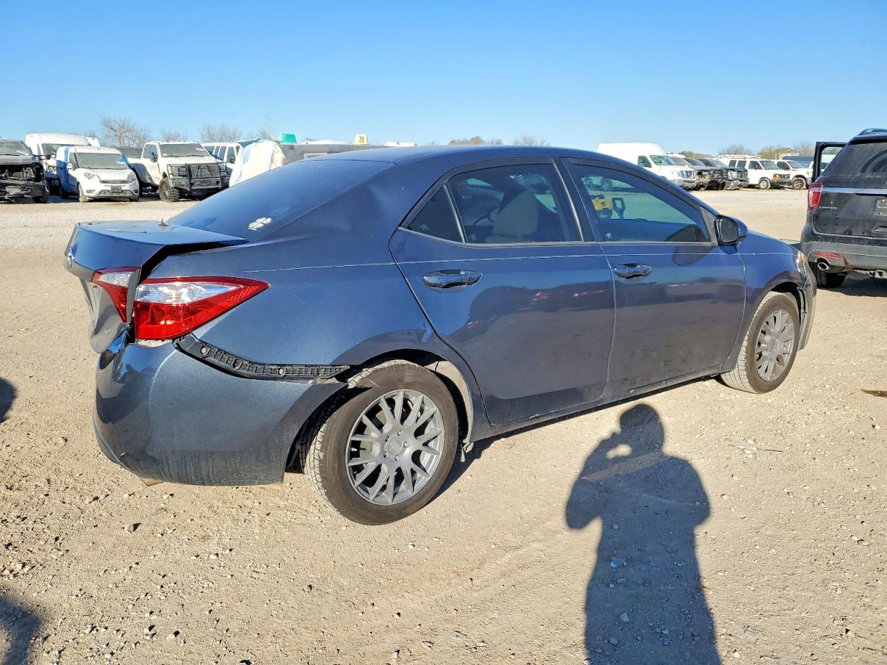 2016 TOYOTA COROLLA L photo 3