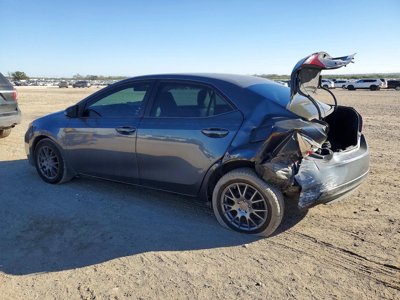 2016 TOYOTA COROLLA L photo 2