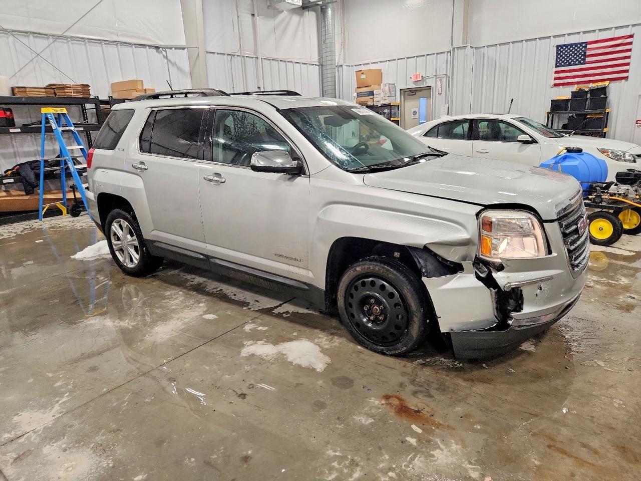 2017 GMC TERRAIN SLE photo 4