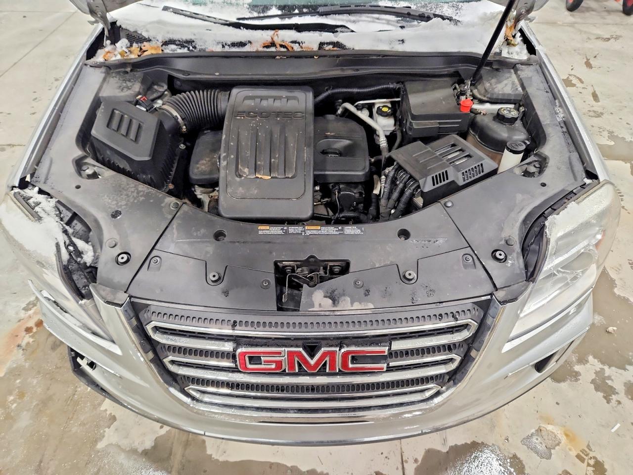 2017 GMC TERRAIN SLE photo 12