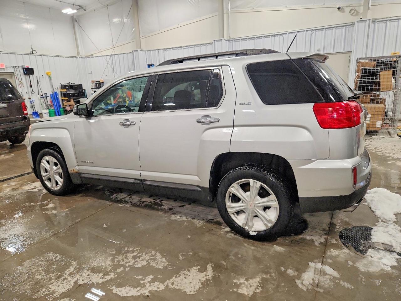 2017 GMC TERRAIN SLE photo 2