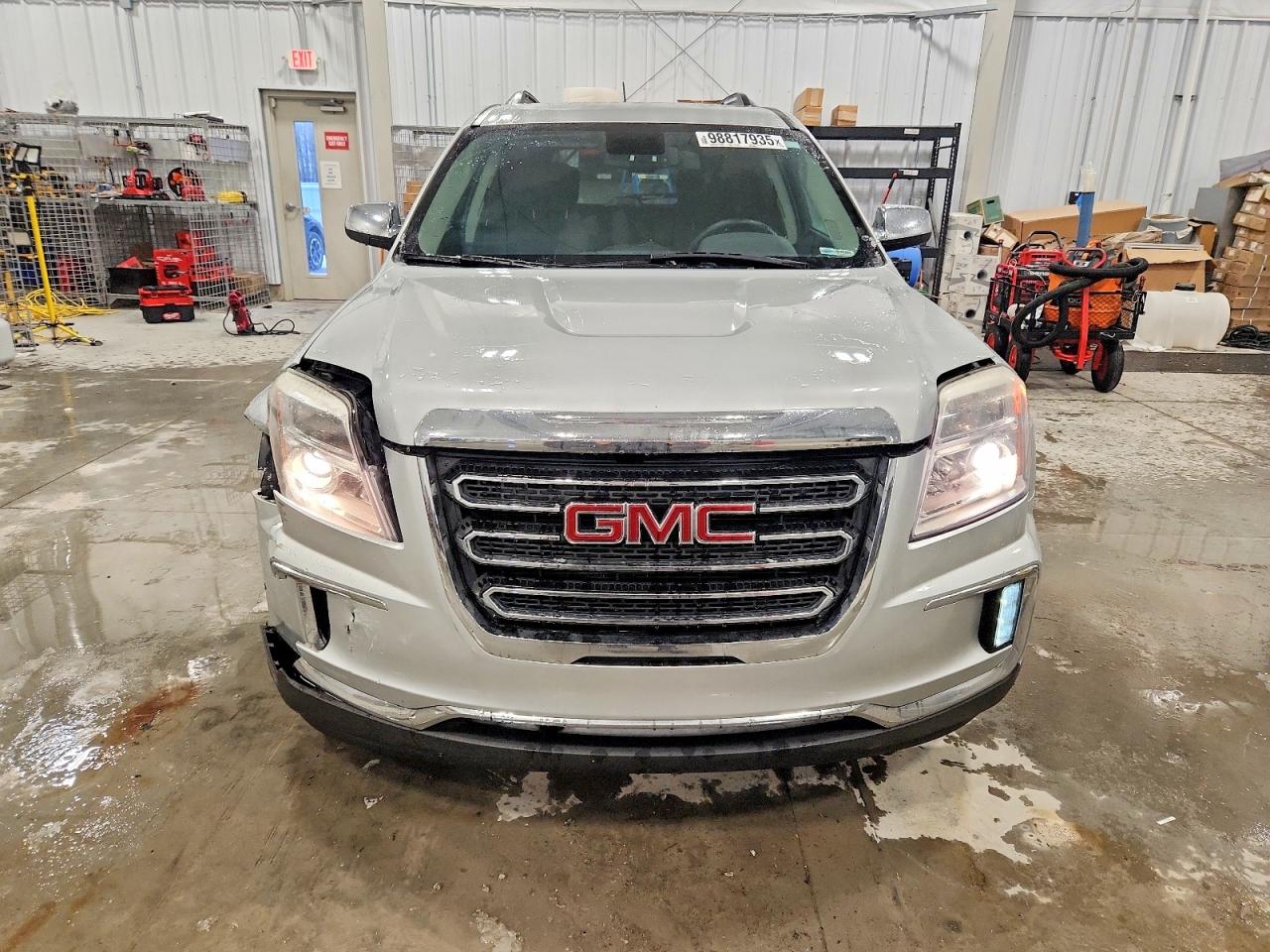 2017 GMC TERRAIN SLE photo 5