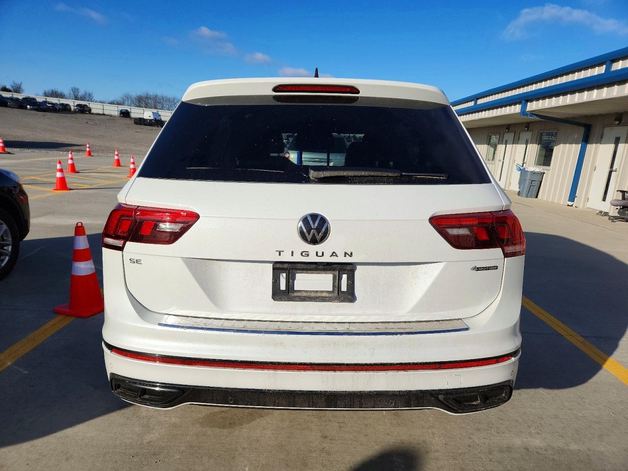 2024 VOLKSWAGEN TIGUAN SE R-LINE BLACK photo 21